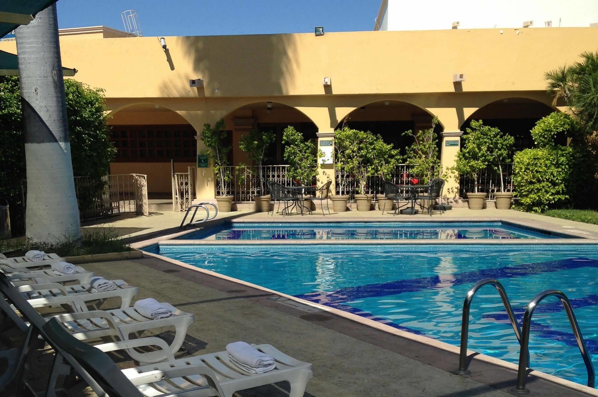 Gamma Ciudad Obregon Hotel Ngoại thất bức ảnh